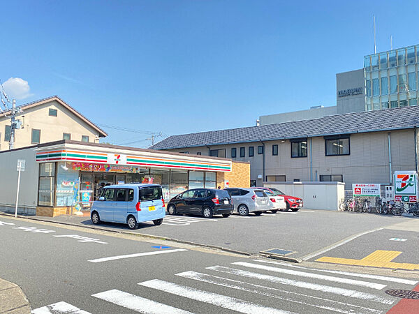 画像25:コンビニ「セブンイレブン名古屋瑞穂区役所前店まで330m」