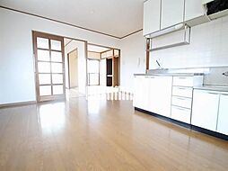 第二日比野ハイツ 6階2LDKのリビング/ダイニング