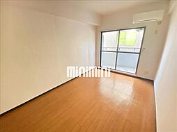 ラトゥール御替地 4階ワンルームのリビング/ダイニング