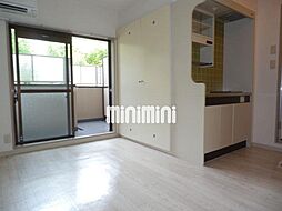 メゾン・ド・セゾン 3階ワンルームのリビング/ダイニング