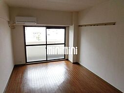 ホワイトハウス 6階1Kのリビング/ダイニング