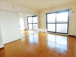 ファミーユ・ひょうたん山 4階3LDKのリビング/ダイニング