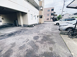 17 / 23