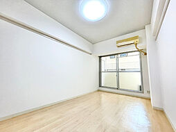 ビラ三秀植田 1階ワンルームのリビング/ダイニング