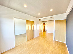 ロイヤルプラザ山田 6階2LDKのリビング/ダイニング