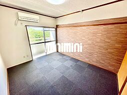 スカイブルー80 2階1Kのリビング/ダイニング