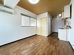 リュクス植田 4階ワンルームのリビング/ダイニング