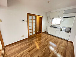 フローレスチェリー 3階2DKのリビング/ダイニング