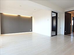 ハイネス植田 4階2LDKのリビング/ダイニング