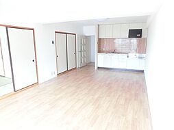 エルスタンザ原 2階3LDKのリビング/ダイニング