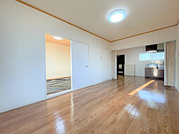 グランパスＢ棟 2階1LDKのリビング/ダイニング