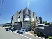 西岡崎駅より徒歩11分 築8年4ヶ月 3階建の賃貸物件