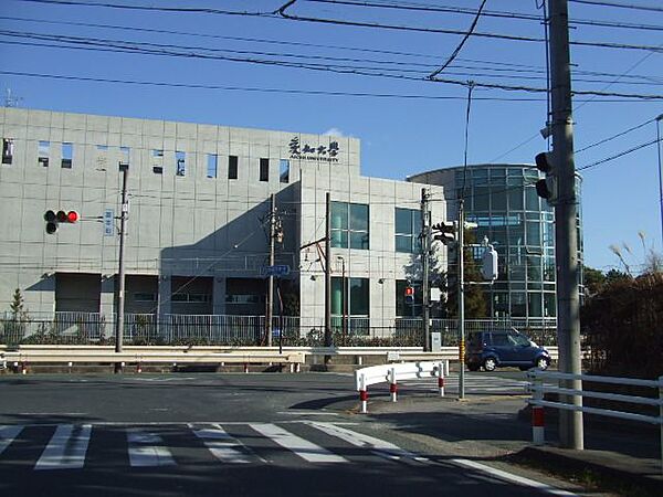 画像26:大学「愛知大学豊橋キャンパスまで890m」