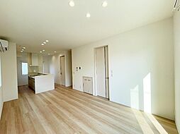 ＩＯＲＩ V棟 Ａ 1階3LDKのリビング/ダイニング