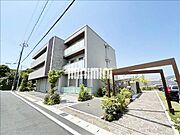 愛知大学前駅より徒歩11分 築7年9ヶ月 3階建の賃貸物件