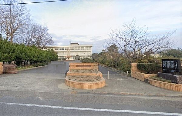 画像21:中学校「美浜町立河和中学校まで1585m」