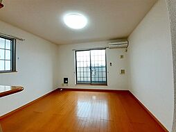 ジュネス 2階1LDKのリビング/ダイニング