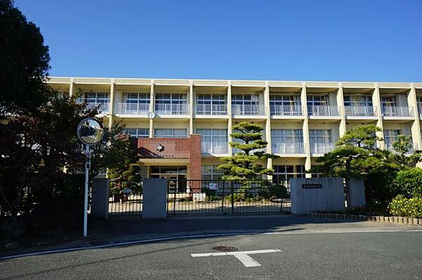 画像27:中学校「豊川市立南部中学校まで947m」