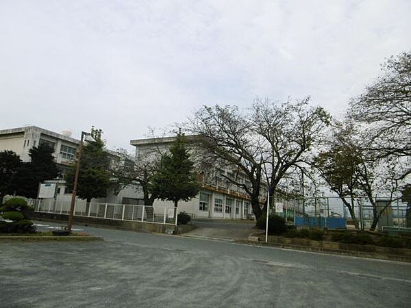 画像3:小学校「新城市立千郷小学校まで1320m」