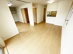 アーク瑞穂狐塚 1階2LDKのリビング/ダイニング