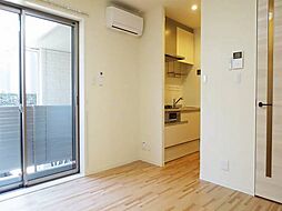 クレスティーク 1階ワンルームのリビング/ダイニング