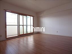 ヴィレッジＷＩＬＬ 3階1LDKのリビング/ダイニング