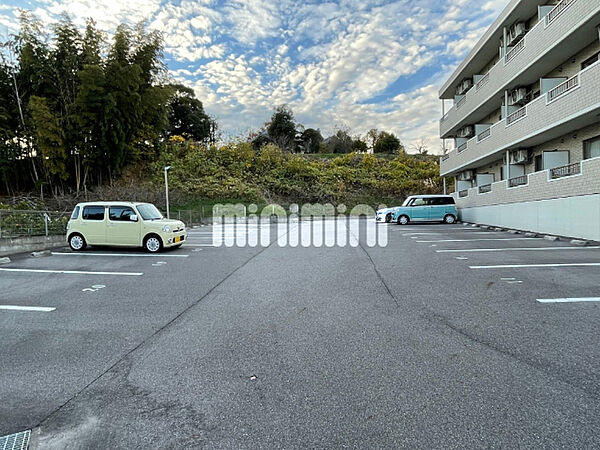 画像20:駐車場