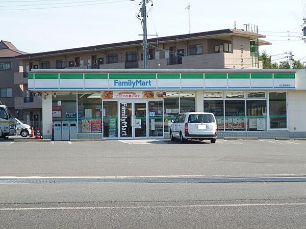 画像4:コンビニ「ファミリーマートまで460m」