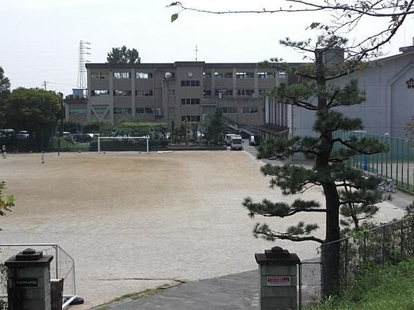画像17:中学校「市立犬山中学校まで410m」