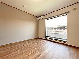 シーズンコート犬山 2階ワンルームのリビング/ダイニング