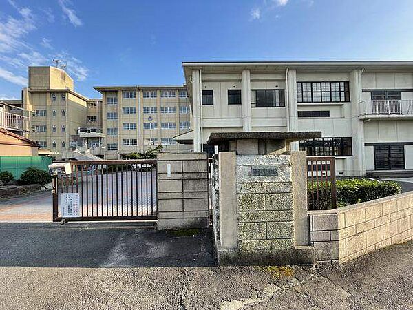 画像19:中学校「稲沢市立稲沢中学校まで250m」