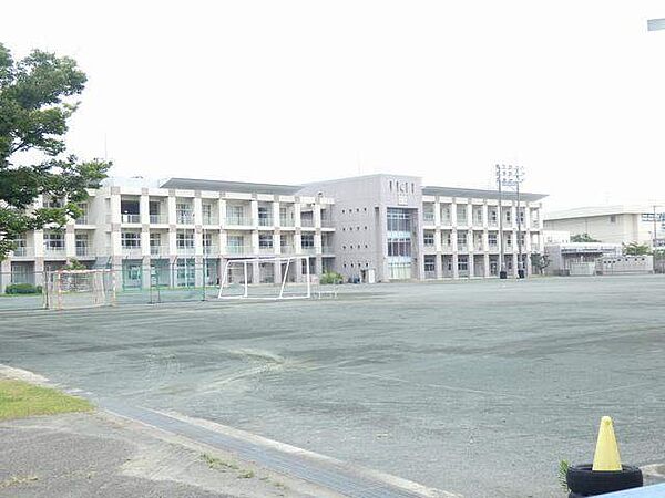画像19:中学校「稲沢市立平和中学校まで1381m」