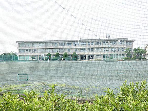 画像18:中学校「稲沢市立稲沢西中学校まで1264m」