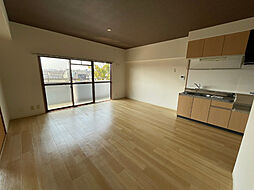 サンモールIII 3階2LDKのリビング/ダイニング