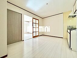 サープラススリ−モリヤマ 2階3DKのリビング/ダイニング