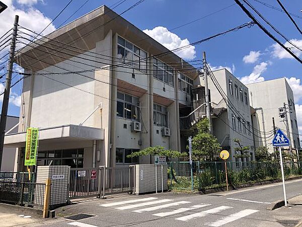 画像24:小学校「豊明市立中央小学校まで361m」