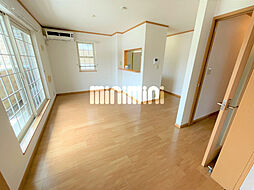 サニーユニゾンカーサA 2階3LDKのリビング/ダイニング