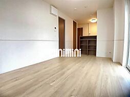 ラブリートモヨシ 3階1LDKのリビング/ダイニング