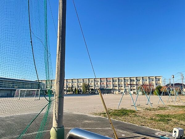 画像24:小学校「北名古屋市立師勝小学校まで1525m」