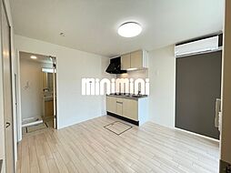 ウエストウイングIV 102 1階1Kのリビング/ダイニング