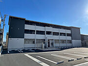 築1年10ヶ月 3階建の賃貸物件