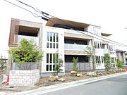 美薗中央公園駅より徒歩7分 築3年10ヶ月 3階建の賃貸物件