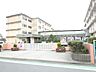 周辺：小学校「市立芳川北小学校まで580m」