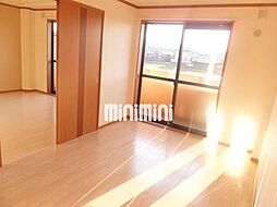 エマーブル 2階2LDKのリビング/ダイニング