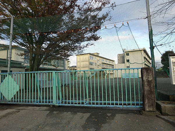 画像15:小学校「富士宮市立富丘小学校まで776m」