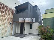  築4年8ヶ月 3階建の賃貸物件