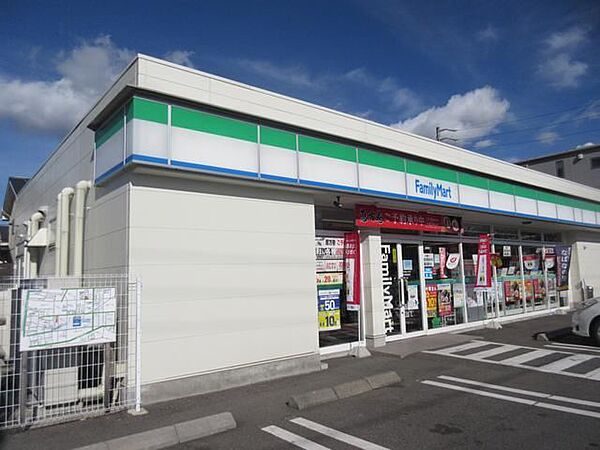 画像20:コンビニ「ファミリーマート東金池店まで680m」