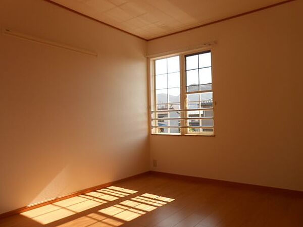 画像16:南洋室は日当たり良好です。