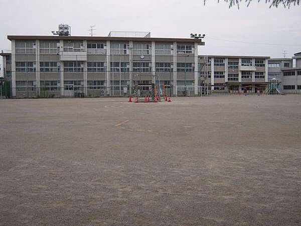画像23:小学校「岐阜市立本荘小学校まで192m」