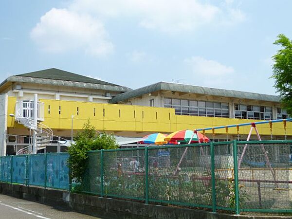 画像23:幼稚園、保育園「華陽保育園まで540m」